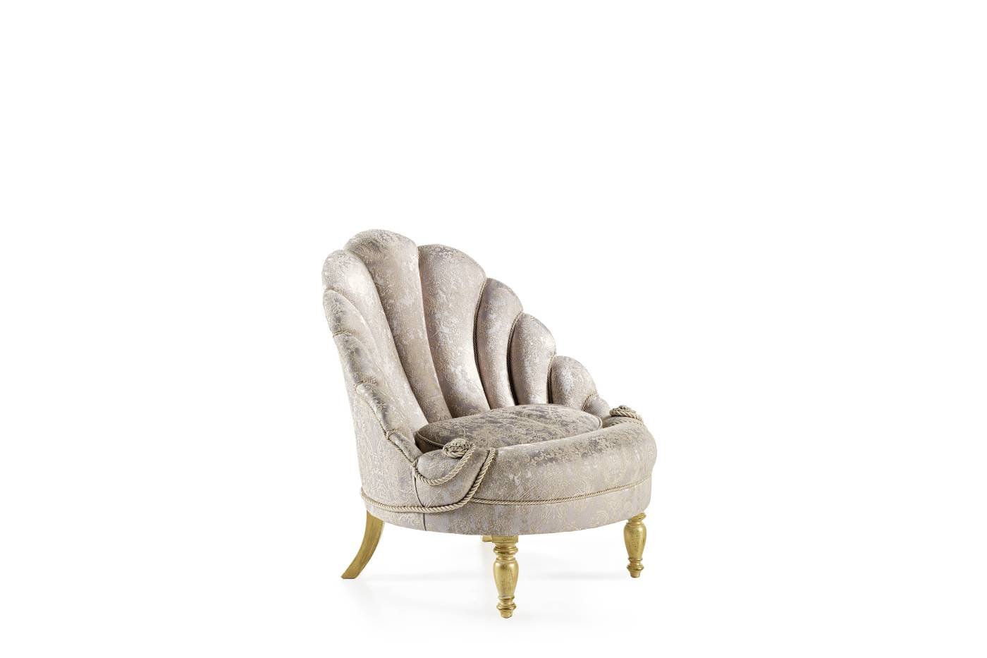 LA GRANDE DAME armchair &ndash; Transform your space with luxury Made in Italy classic armchairs of Domus collection.