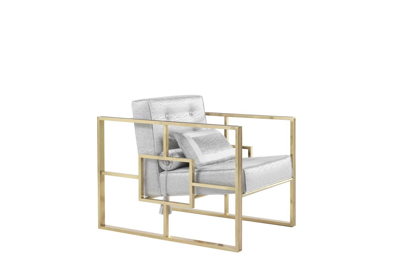 EMILY armchair &ndash; Transform your space with luxury Made in Italy classic armchairs of Savoir-Faire collection.