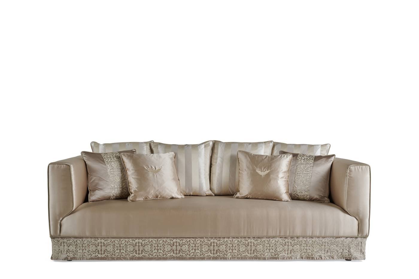 BRODERIE 3-seater sofa - A luxury experience with the H&eacute;ritage collection and its classic luxurious furniture
