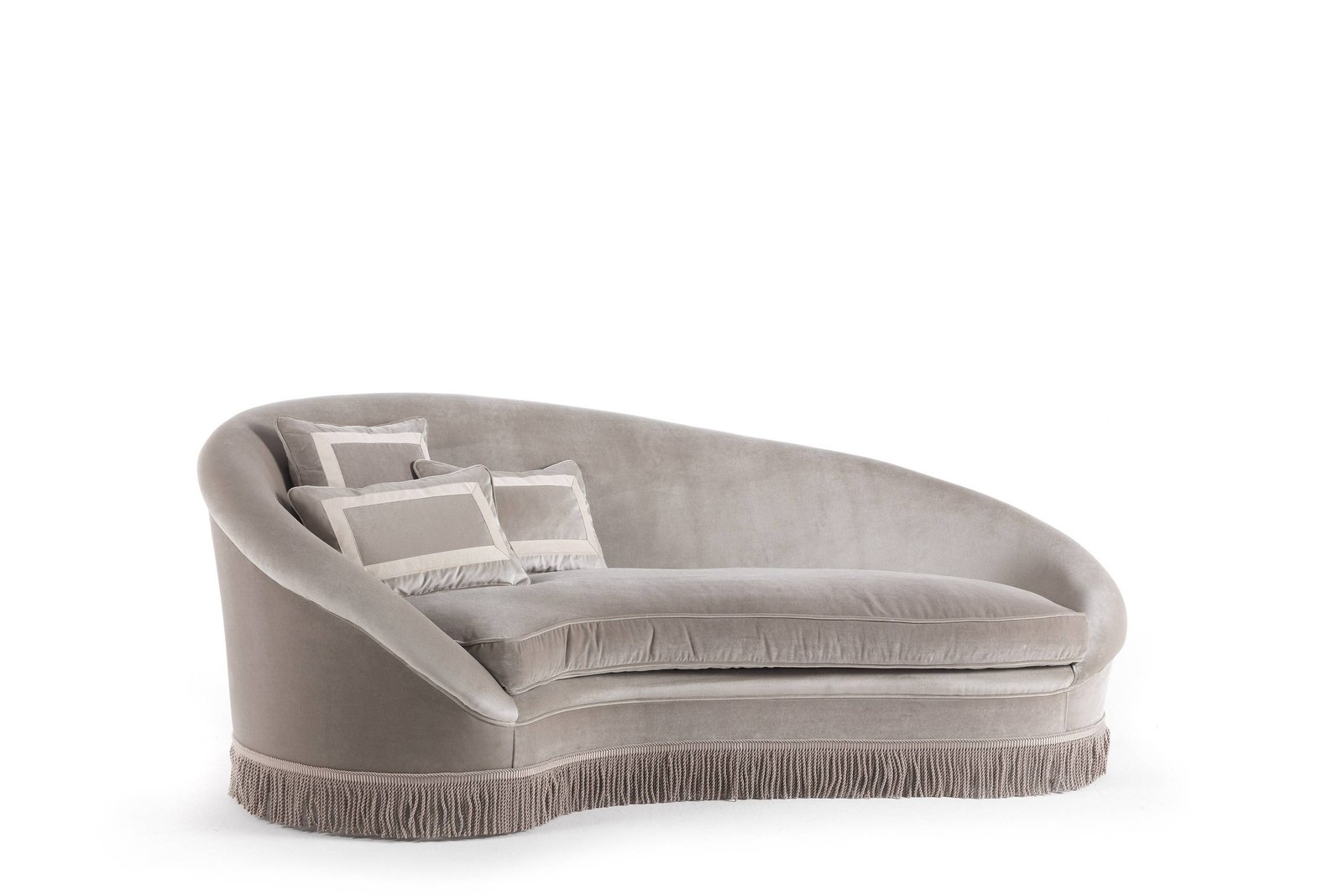 PLEASURE dormeuse - A luxury experience with the Savoir-Faire collection and its classic luxurious furniture