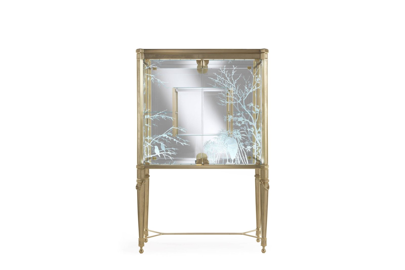 FUJI showcase &ndash; Transform your space with luxury Made in Italy classic day storage units of Oro Bianco collection.