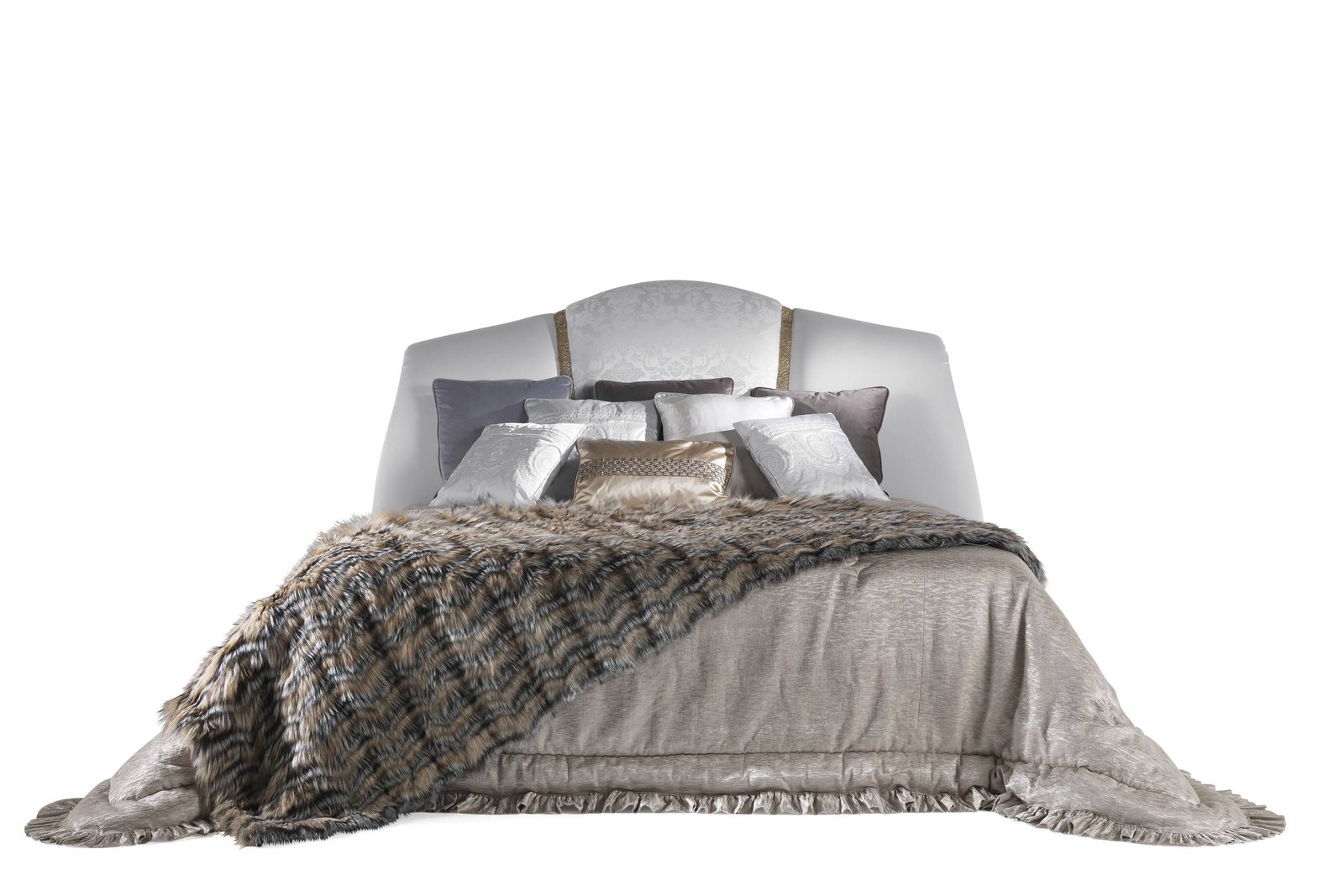 TROISPLACES bed &ndash; Transform your space with sophisticated Made in Italy classic BEDS.